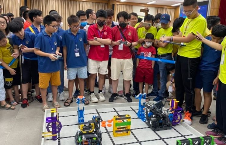 Học sinh Việt dự giải đấu Robotics lớn nhất thế giới