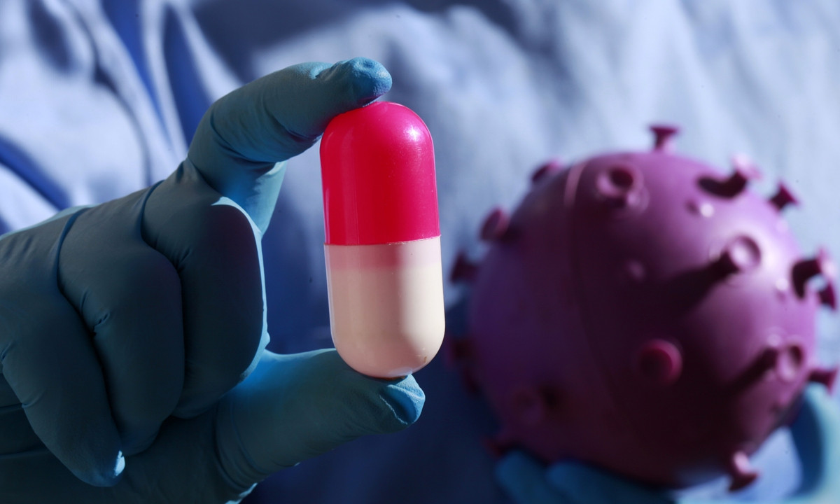Trung Quốc cấp phép sử dụng “có điều kiện” 2 loại thuốc nội địa điều trị COVID-19