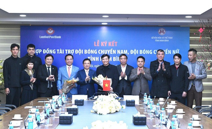 LienVietPostBank tài trợ cho 2 đội bóng chuyền nam, nữ Ninh Bình