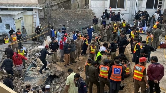 Vụ nổ đền thờ ở Pakistan: Hơn 230 người thương vong, không hi vọng người sống sót