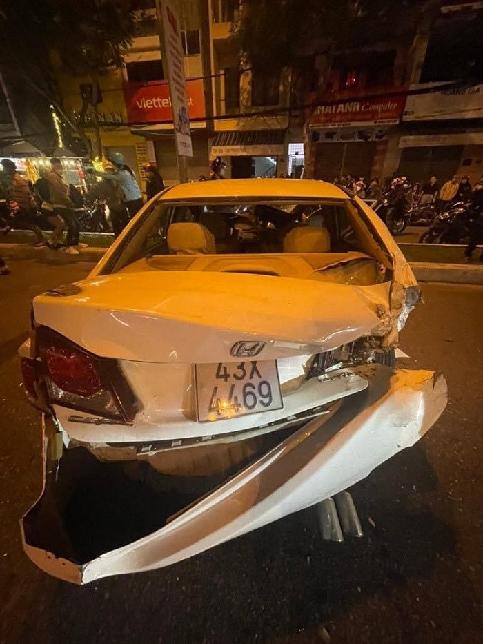Đà Nẵng: Hai xe ô tô va chạm, một người tử vong
