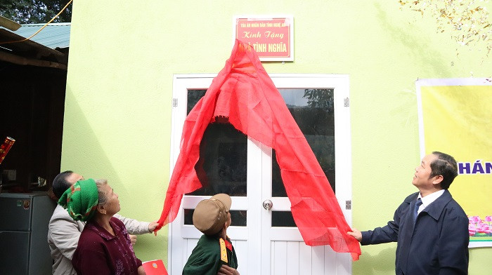 Nhiều hoạt động an sinh xã hội trong dịp đầu xuân của TAND tỉnh Nghệ An