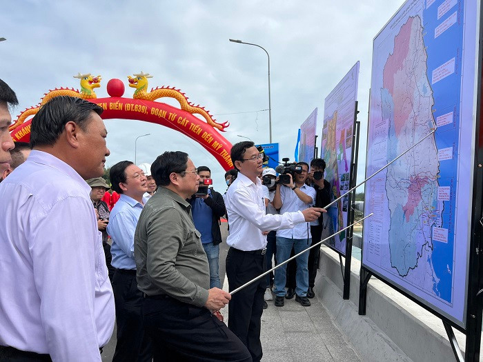 Thủ tướng khảo sát một số dự án hạ tầng, công nghiệp lớn và mô hình nhà thu nhập thấp tại Bình Định