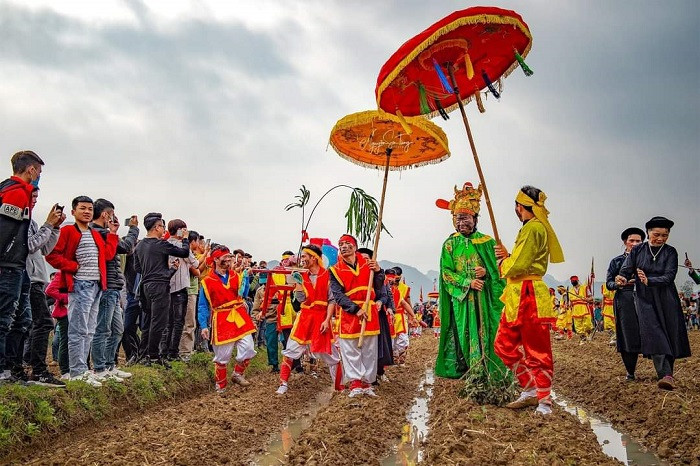 Kỳ lạ lễ hội “bôi nhọ mặt” ở Lạng Sơn
