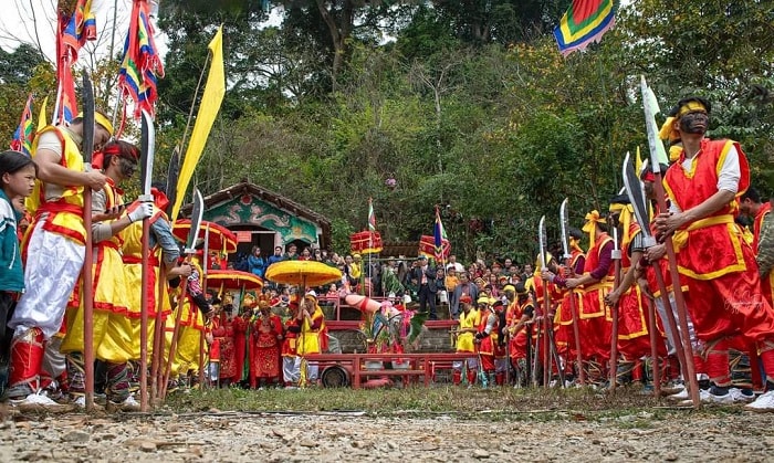 Kỳ lạ lễ hội “bôi nhọ mặt” ở Lạng Sơn