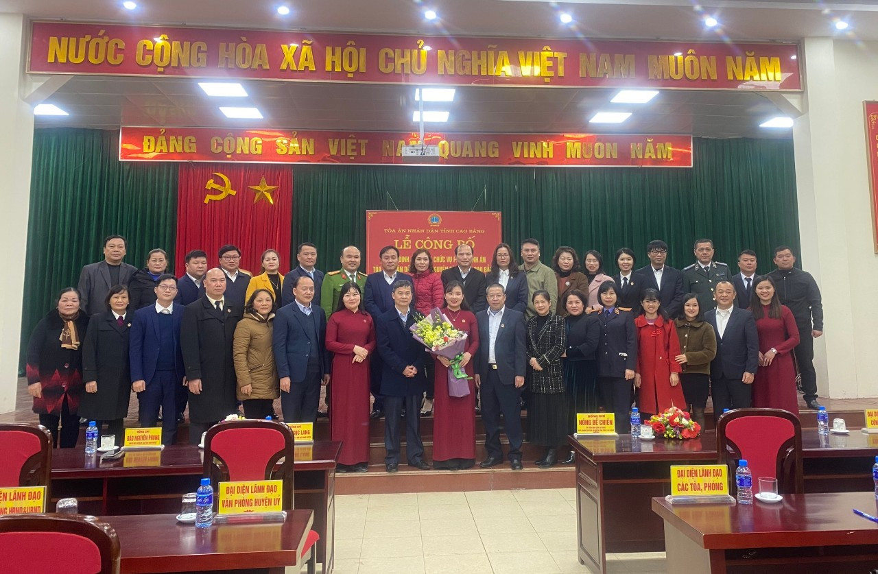 TAND tỉnh Cao Bằng trao quyết định bổ nhiệm Phó Chánh án TAND huyện Nguyên Bình