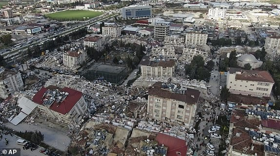 Động đất ở Thổ Nhĩ Kỳ, Syria: Trên 7.800 người thiệt mạng; Tổng thống Erdogan ban bố tình trạng khẩn cấp ở 10 tỉnh