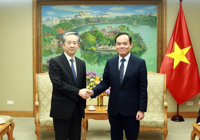 Phó Thủ tướng Trần Lưu Quang tiếp Đại sứ Trung Quốc tại Việt Nam Hùng Ba