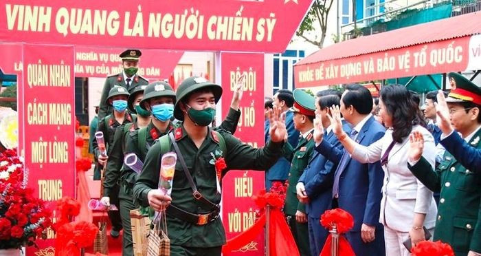 Phú Thọ: Gần 2000 tân binh hăng hái lên đường ngập ngũ