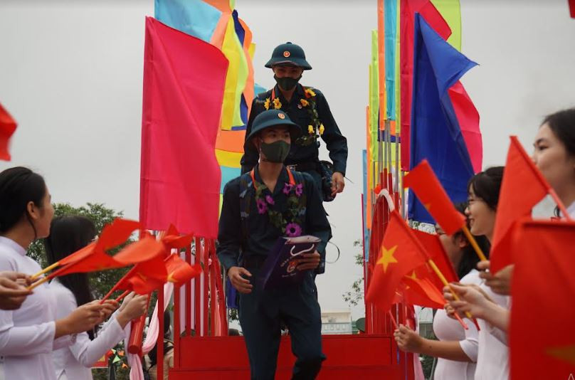 Thanh niên Đà Nẵng, Quảng Nam và Quảng Ngãi hăng hái lên đường nhập ngũ