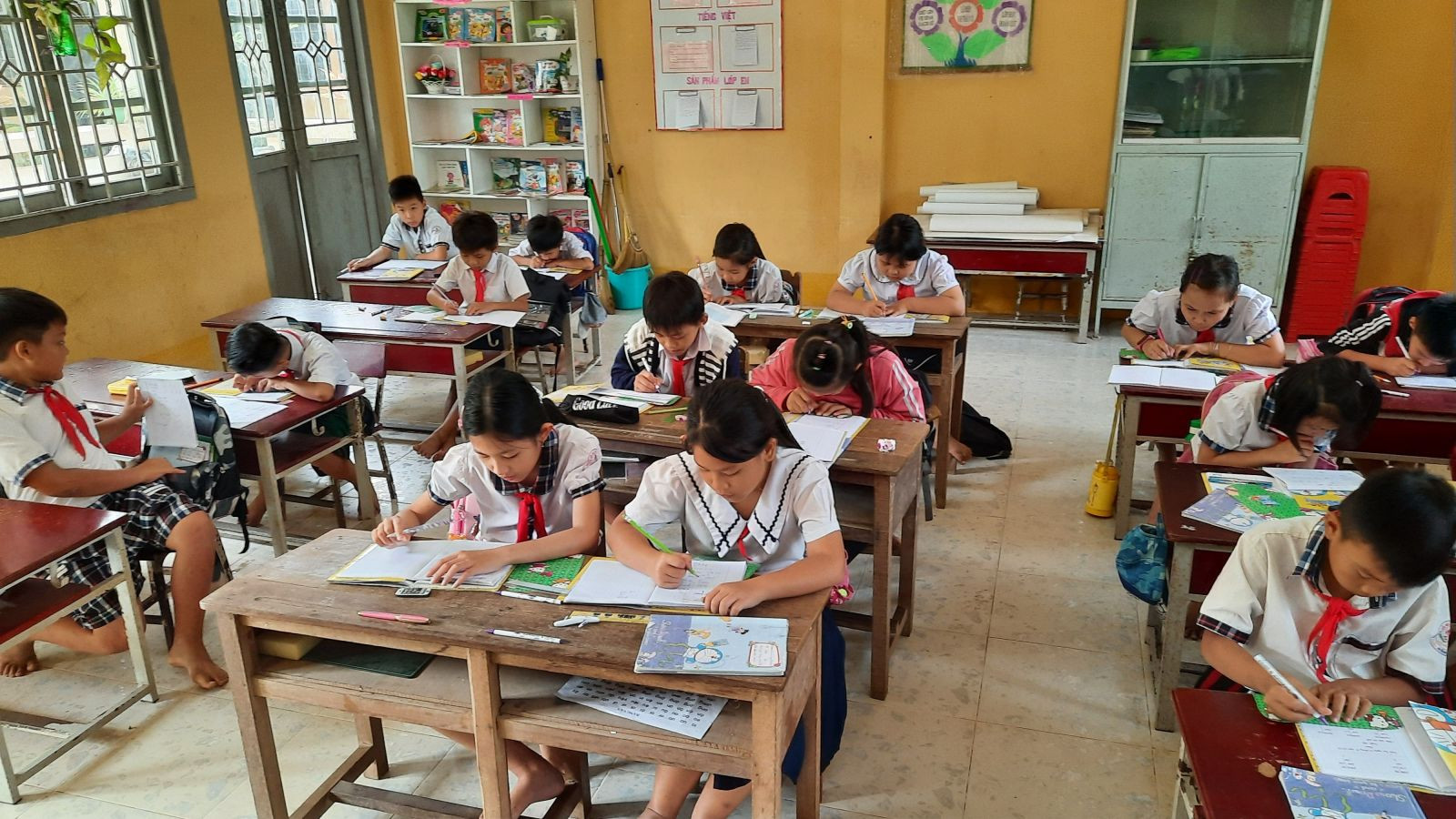 TP Hồ Chí Minh: Đề xuất hỗ trợ 100% lương cơ sở cho giáo viên tiểu học mới ra trường