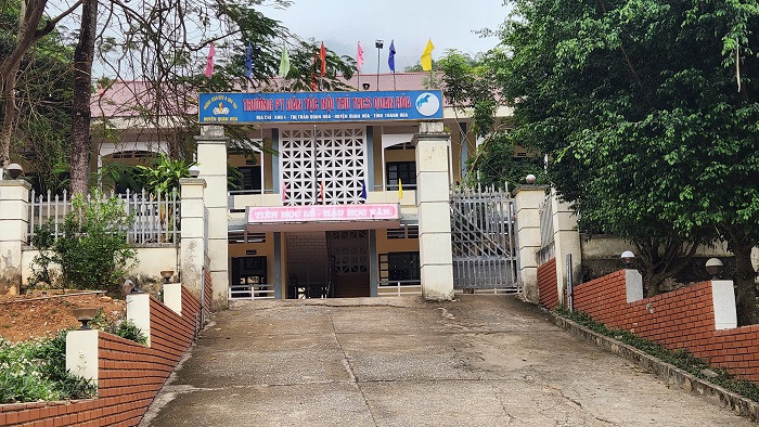 Vụ tuyển 43 học sinh sai tiêu chí: Kỷ luật Phó Chủ tịch UBND huyện Quan Hóa