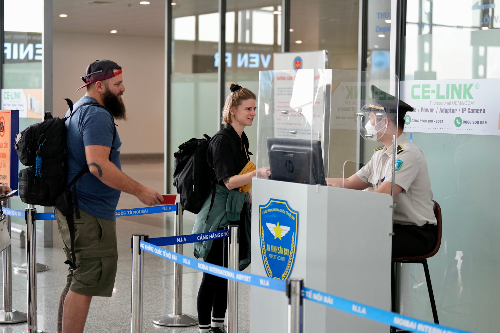 Hành khách bay quốc tế qua Sân bay Nội Bài cần lưu ý những gì? 