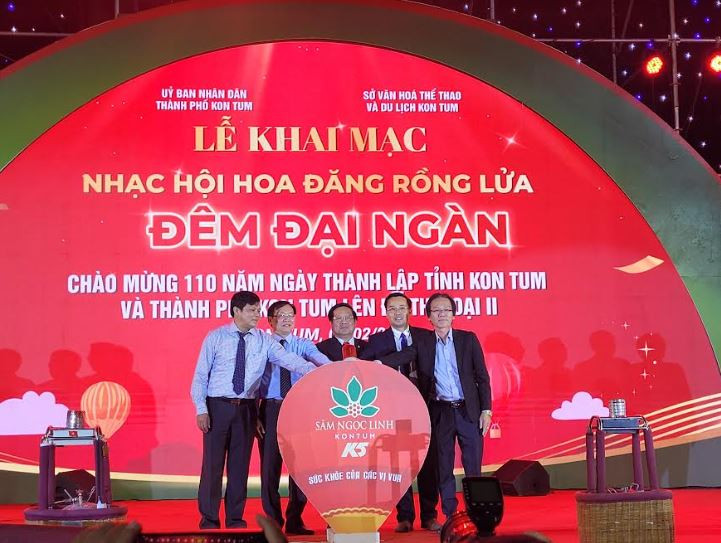Lễ hội hoa đăng và đêm nhạc hội chào mừng 110 năm thành lập tỉnh Kon Tum
