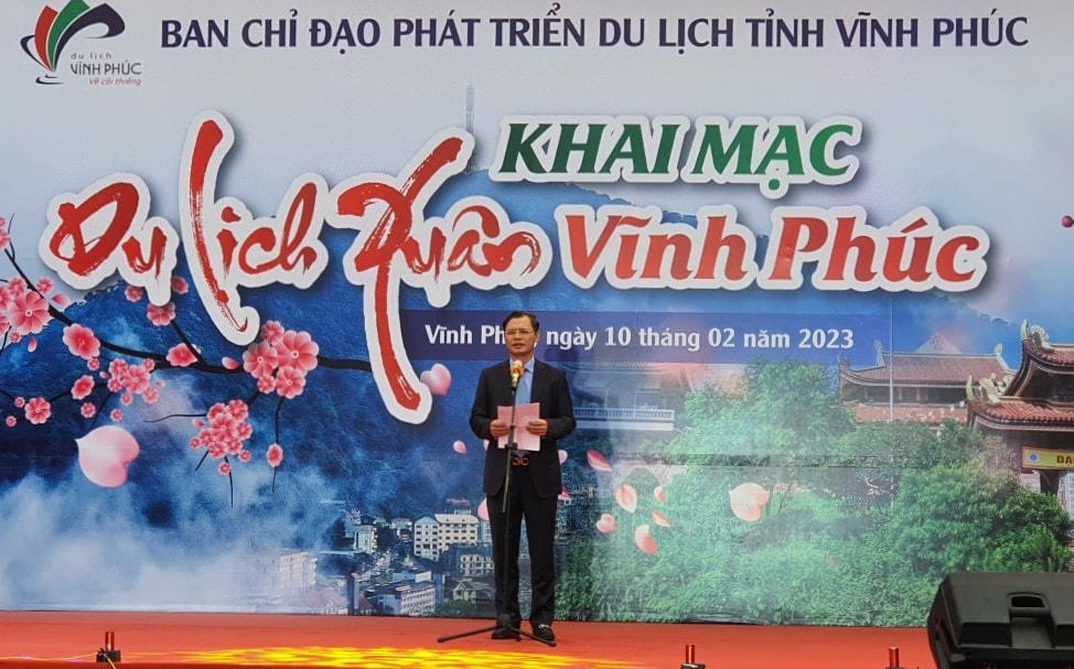 Khai mạc 