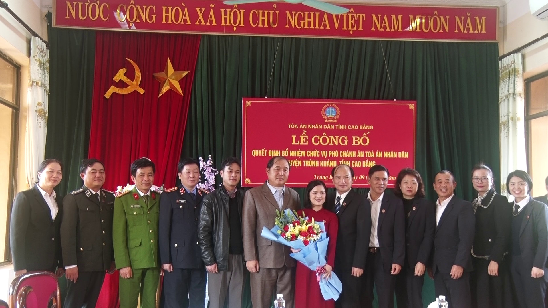 Trao quyết định bổ nhiệm chức vụ Phó chánh án TAND huyện Trùng Khánh