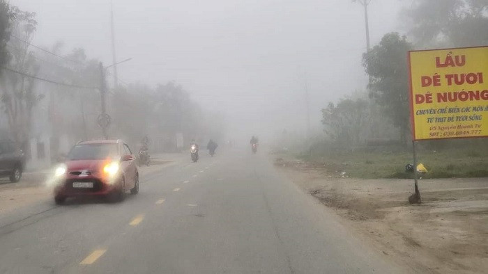 Sương mù dày đặc phủ kín ở Nghệ An