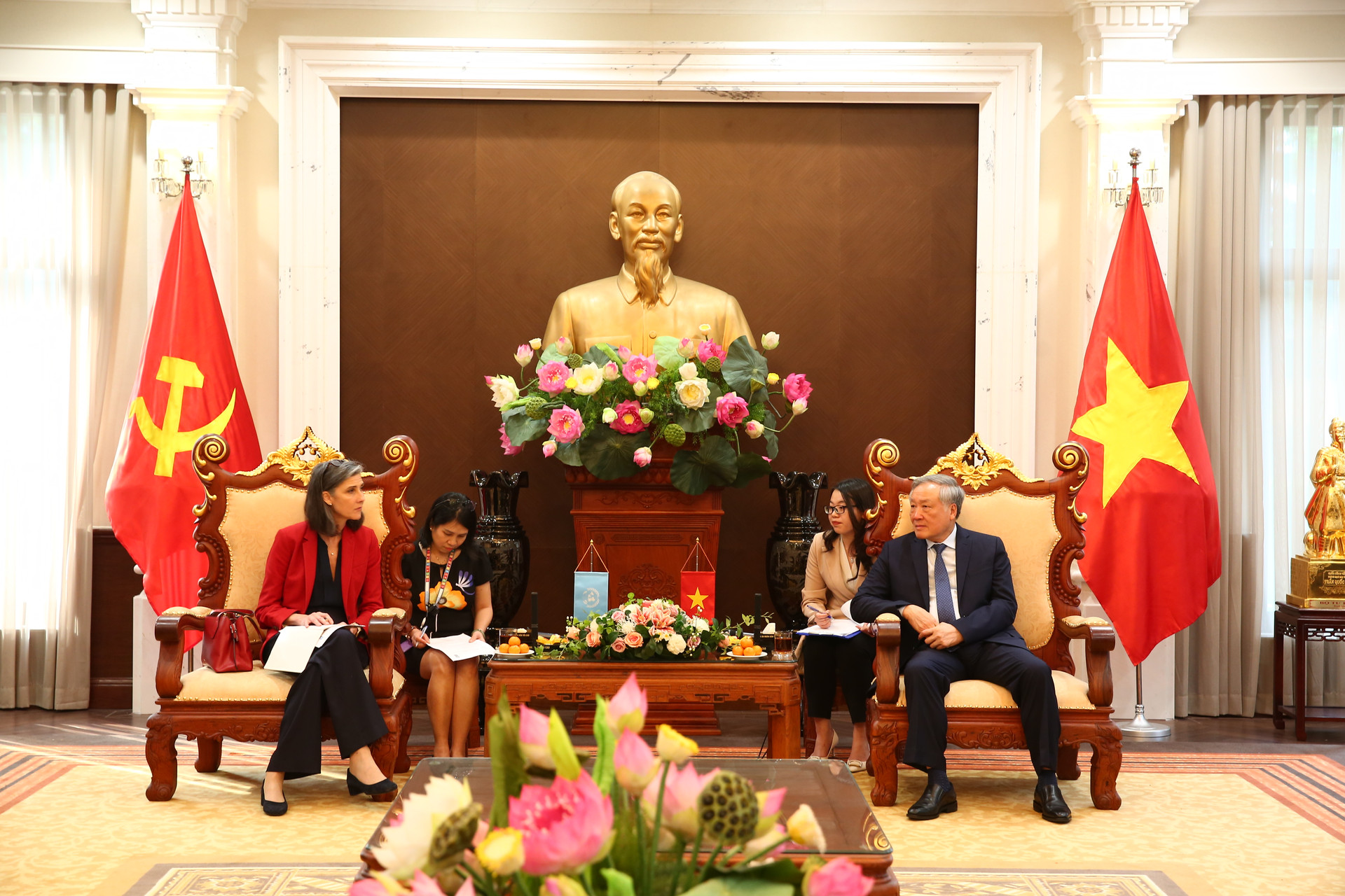 Chánh án Nguyễn Hòa Bình tiếp xã giao Trưởng đại diện thường trú Chương trình Phát triển LHQ tại Việt Nam