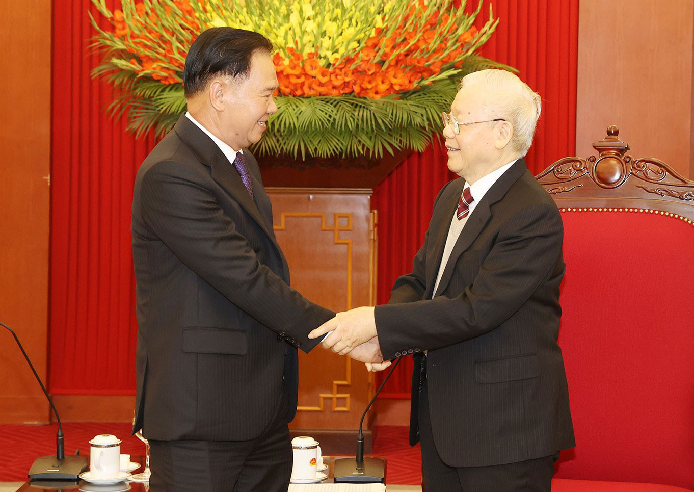 Việt Nam-Lào: Tăng cường và nâng cao hiệu quả hợp tác giữa hai Đảng để đáp ứng yêu cầu mới