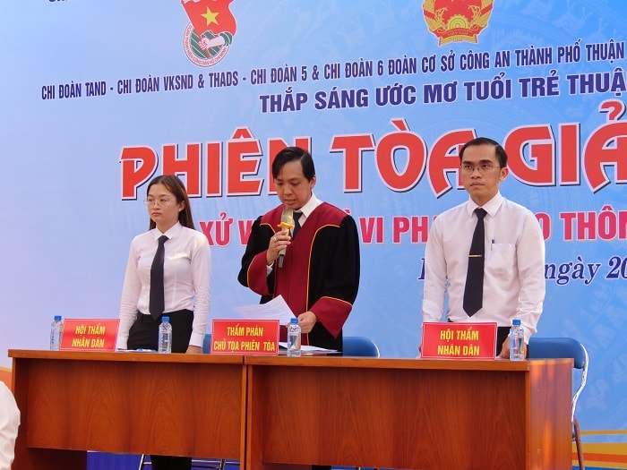 TAND TP Thuận An: Tuyên truyền, giáo dục pháp luật cho học sinh qua phiên tòa giả định