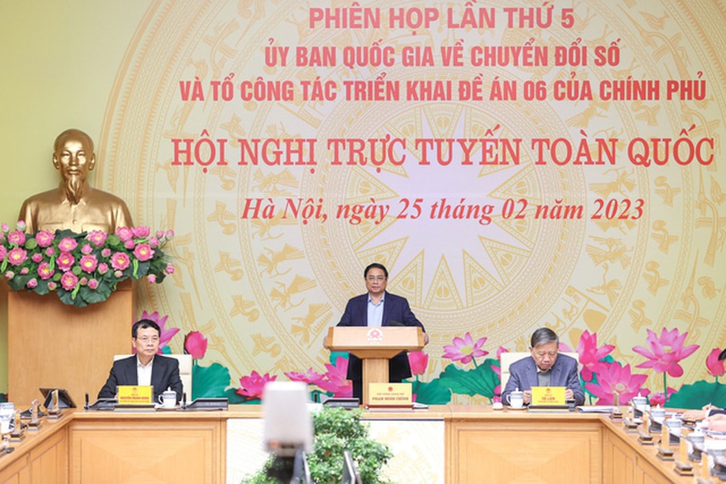 Thủ tướng: Chuyển đổi số phải đi trước, đón đầu, phát triển đột phá về công nghệ