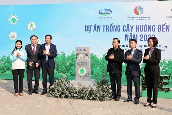 Dự án trồng cây hướng đến Net Zero Carbon của Vinamilk và Bộ Tài nguyên và Môi trường chính thức khởi động tại Hà Nội