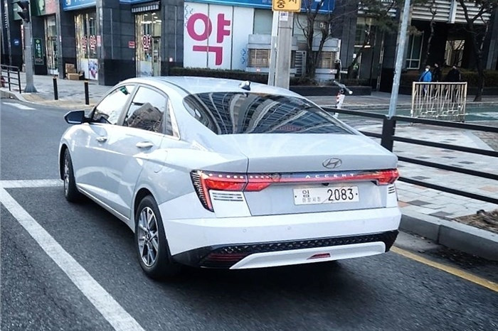 Hyundai Accent 2023 lộ diện trên phố
