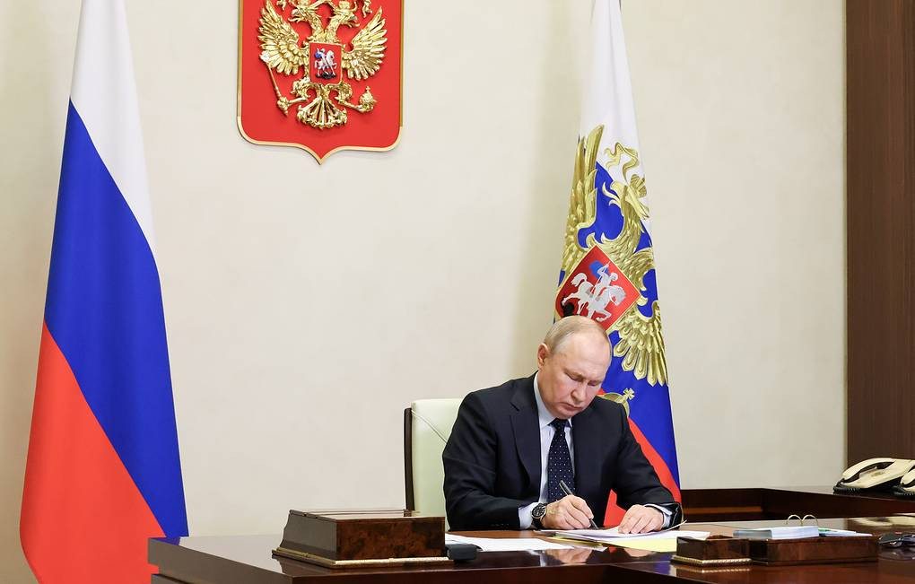 Tổng thống Putin ký ban hành luật đình chỉ tham gia hiệp ước New START