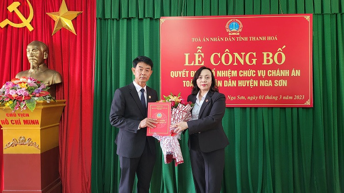 Trao Quyết định bổ nhiệm chức vụ Chánh án TAND huyện Nga Sơn