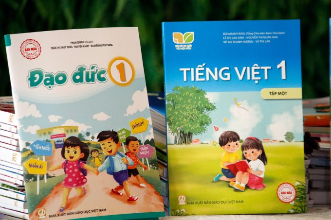 bo-sach-ket-noi-tri-thuc-4098-1601564489.jpg