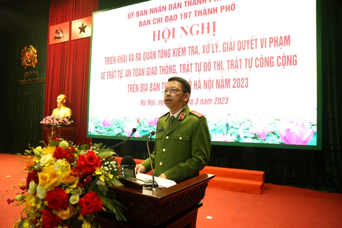 Hà Nội ra quân tổng kiểm tra, giành lại vỉa hè cho người đi bộ
