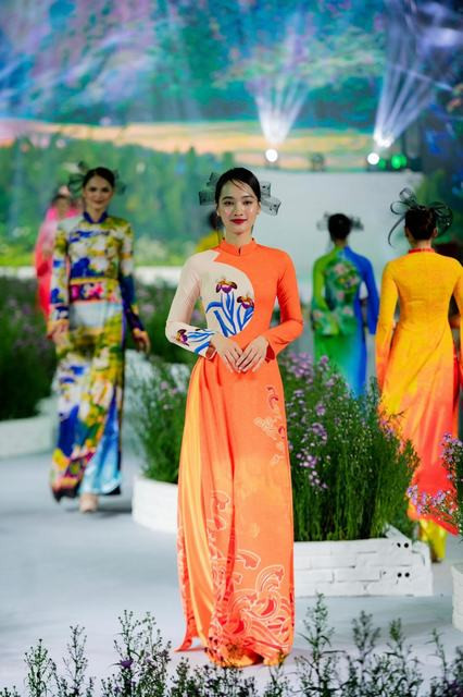 Dấu ấn riêng của Ntk Vũ Thảo Giang với “Việt Nam gấm hoa” tại Lễ hội Áo dài Thành phố Hồ Chí Minh 