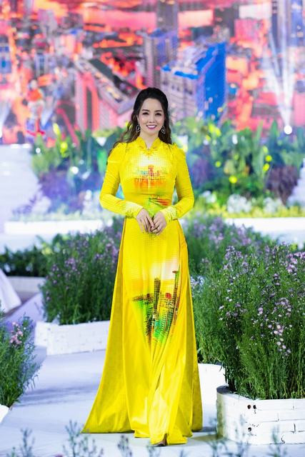 Lễ hội Áo dài TP. Hồ Chí Minh quảng bá du lịch ra thế giới qua BST áo dài của NTK Đỗ Trịnh Hoài Nam