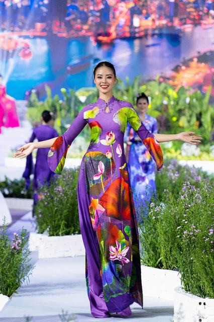Lễ hội Áo dài TP. Hồ Chí Minh quảng bá du lịch ra thế giới qua BST áo dài của NTK Đỗ Trịnh Hoài Nam