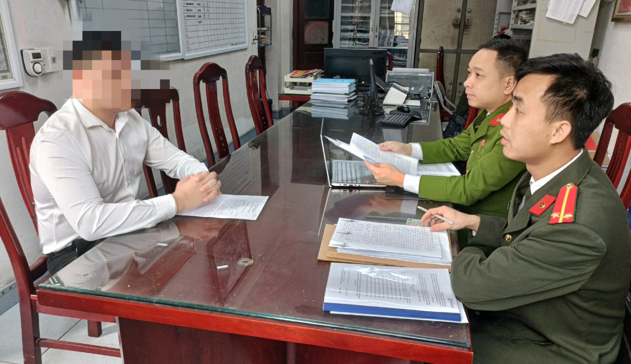Xử lý 2 cá nhân chuyển cuộc gọi đến đường dây nóng của Bộ Công an sai quy định