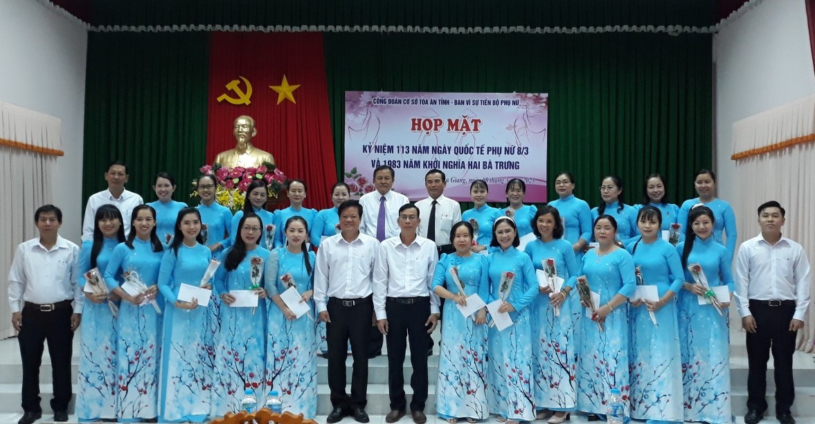 TAND tỉnh Hậu Giang tổ chức họp mặt nhân kỷ niệm ngày Quốc tế Phụ nữ 