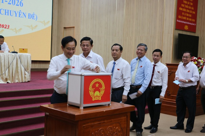 Miễn nhiệm đại biểu HĐND tỉnh đối với nguyên Giám đốc Sở Y tế tỉnh Kiên Giang  