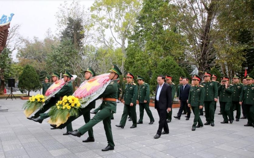 Bộ trưởng Bộ Quốc phòng thăm, làm việc tại Đồn Biên phòng Pò Hèn