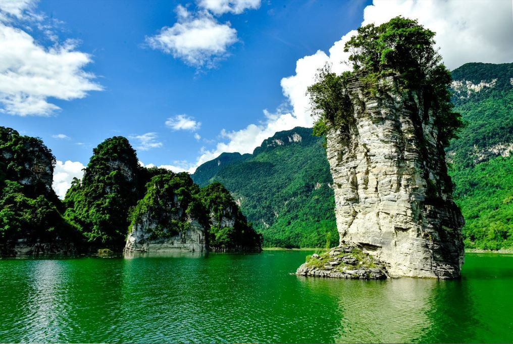 Phát huy lợi thế cạnh tranh du lịch Việt Nam thời đại mới
