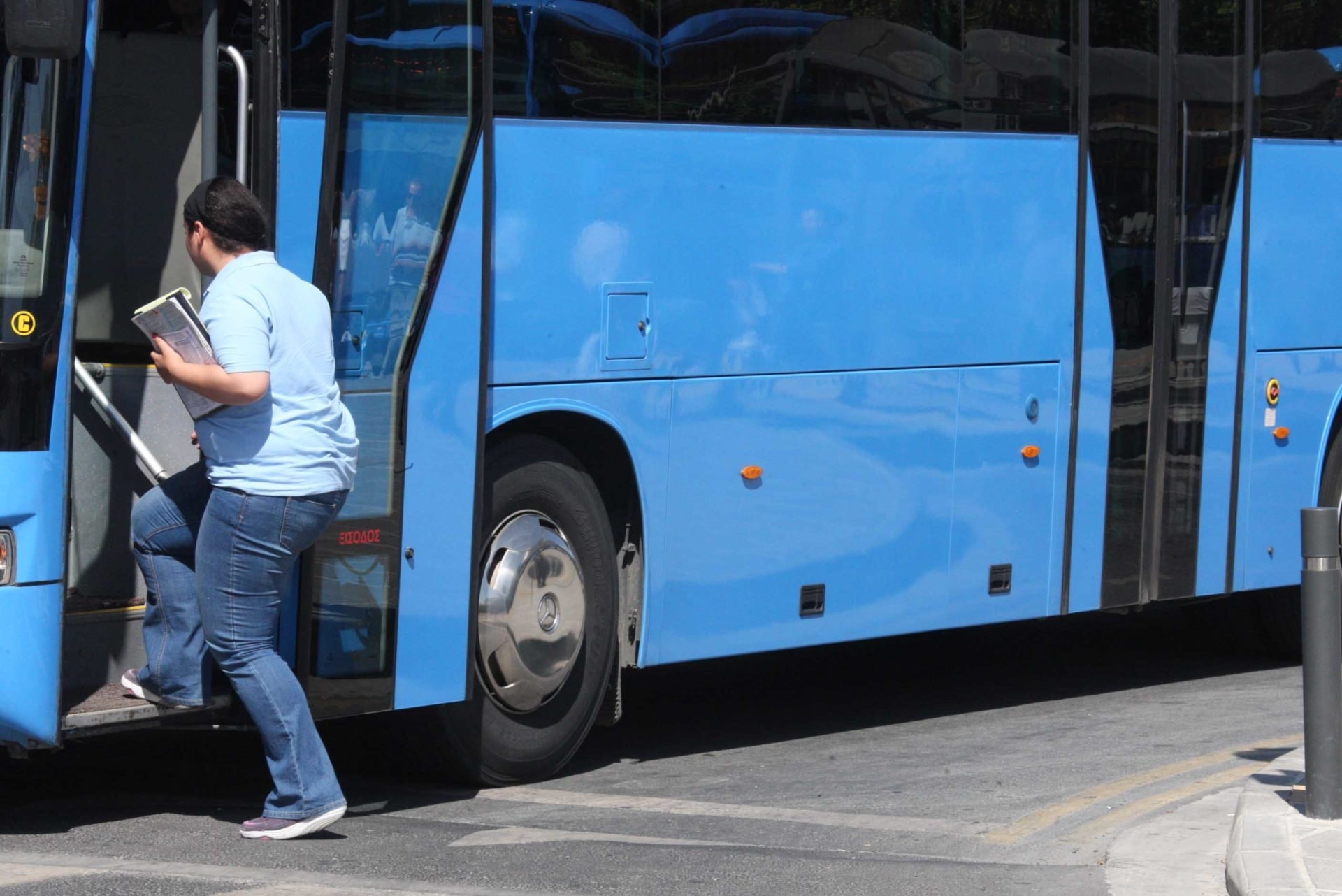 free-buses-on-saturday-marking-earth-hour.jpg