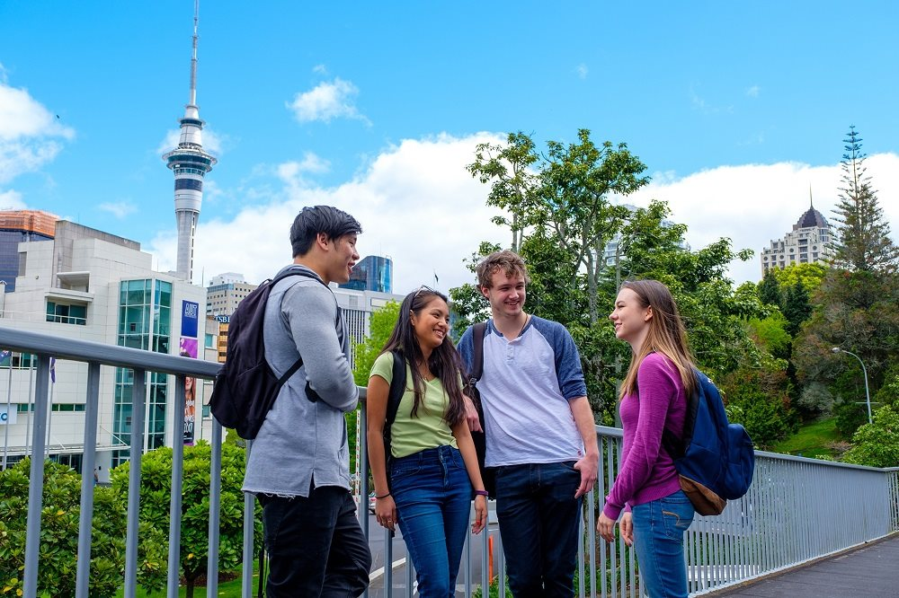 anh-3-sinh-vien-ncuk-tai-auckland-university-of-technology-new-zealand.png