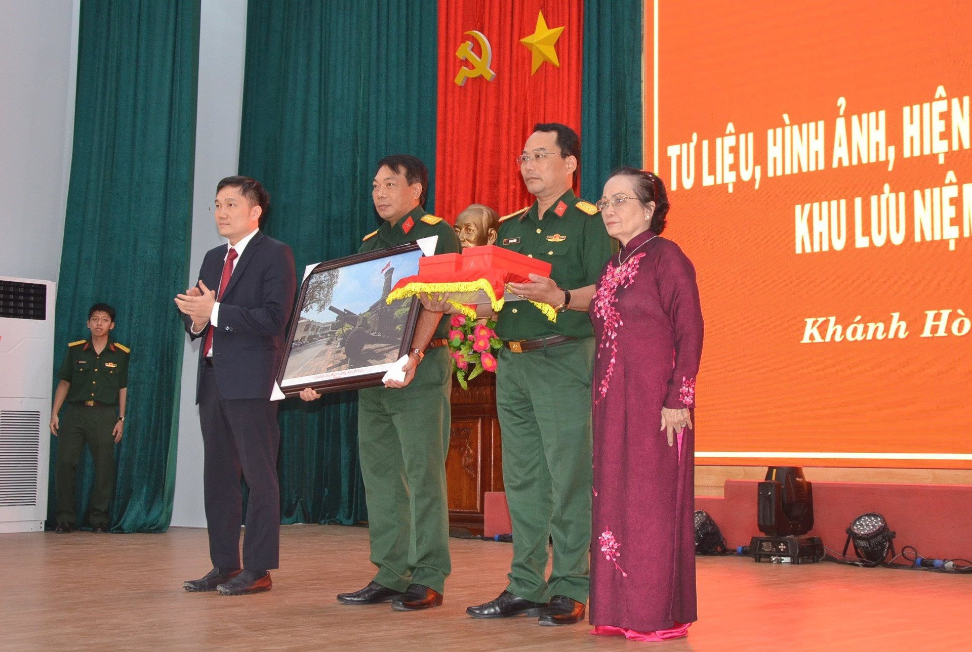 hoi_thao_vuon_gon_da_ban_khanh_hoa-7-(1).jpg