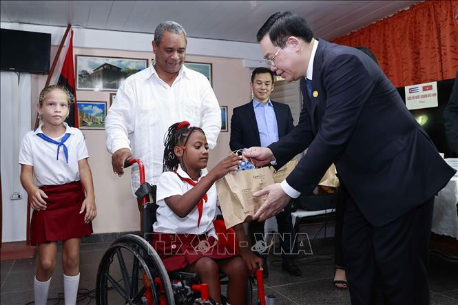 Chủ tịch Quốc hội thăm Trường đặc biệt hữu nghị Cuba - Việt Nam -1