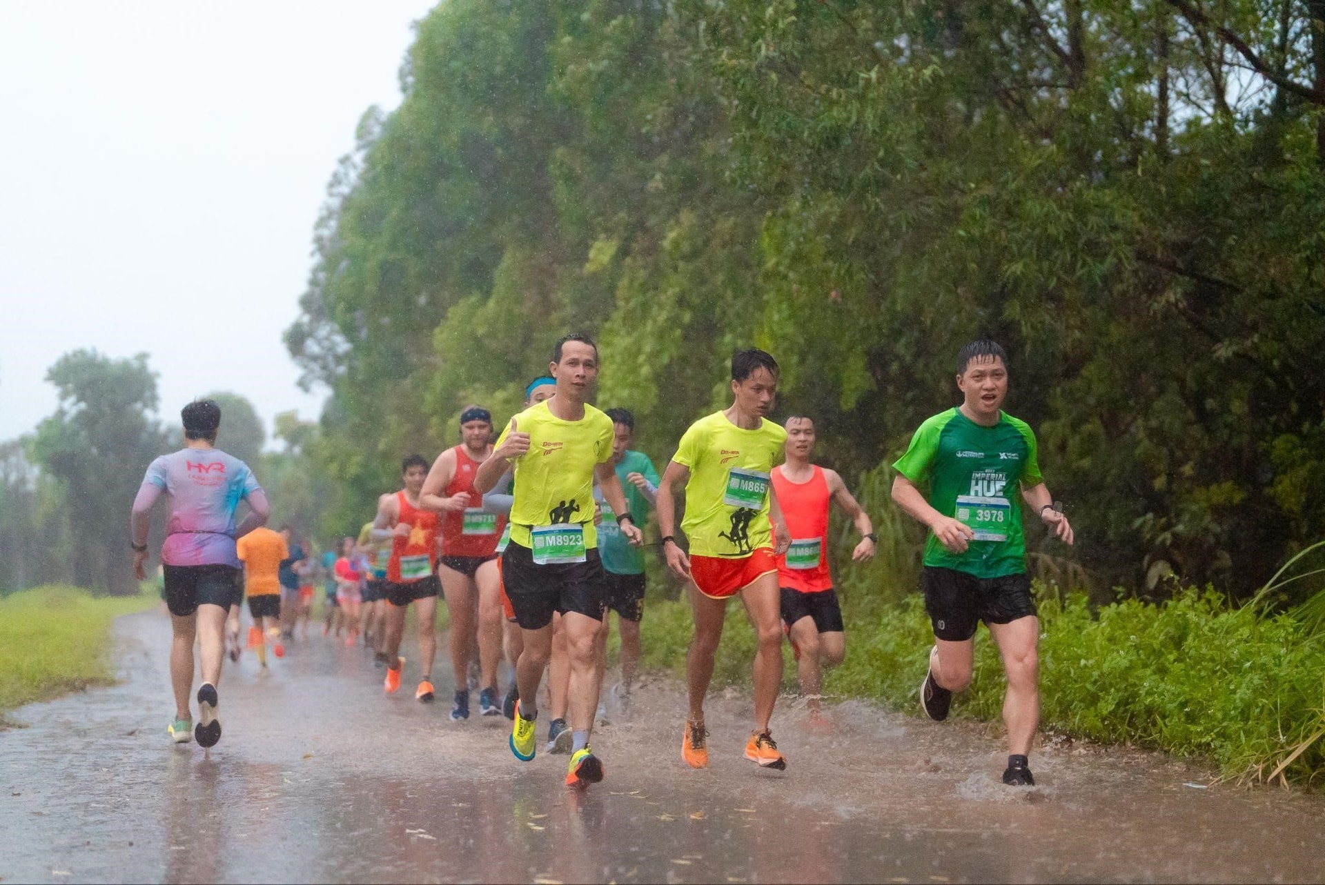 9-nhung-khoanh-khac-kho-quen-tren-duong-dua-ecopark-marathon-2023.jpg