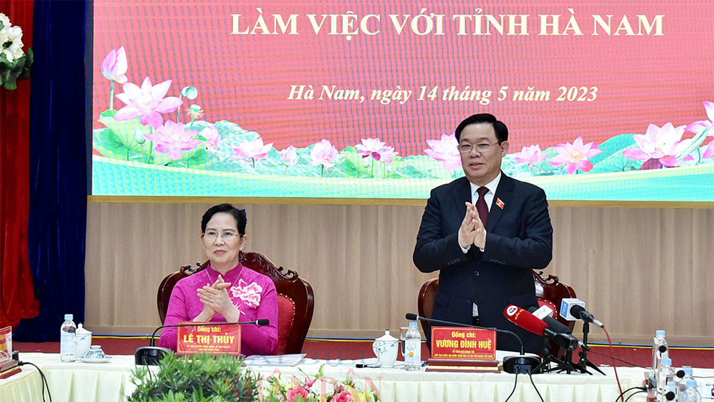 Chủ tịch Quốc hội Vương Đình Huệ làm việc với Ban Thường vụ Tỉnh ủy Hà Nam -3