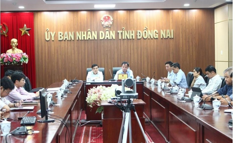 Lãnh đạo UBND tỉnh Đồng Nai và các Sở Ban ngành trong phiên họp trực tuyến với Bộ xây dựng ngày 19/5