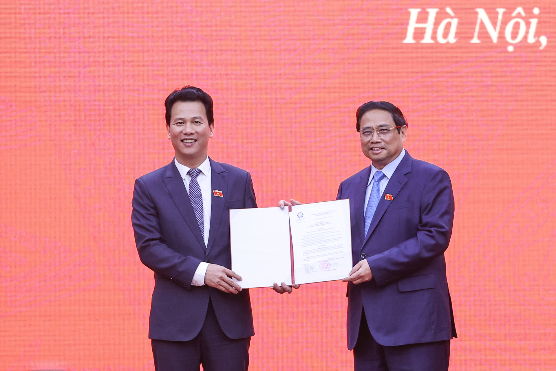 Thủ tướng Phạm Minh Chính trao Quyết định bổ nhiệm tân Bộ trưởng Bộ Tài nguyên và Môi trường - Ảnh 1.