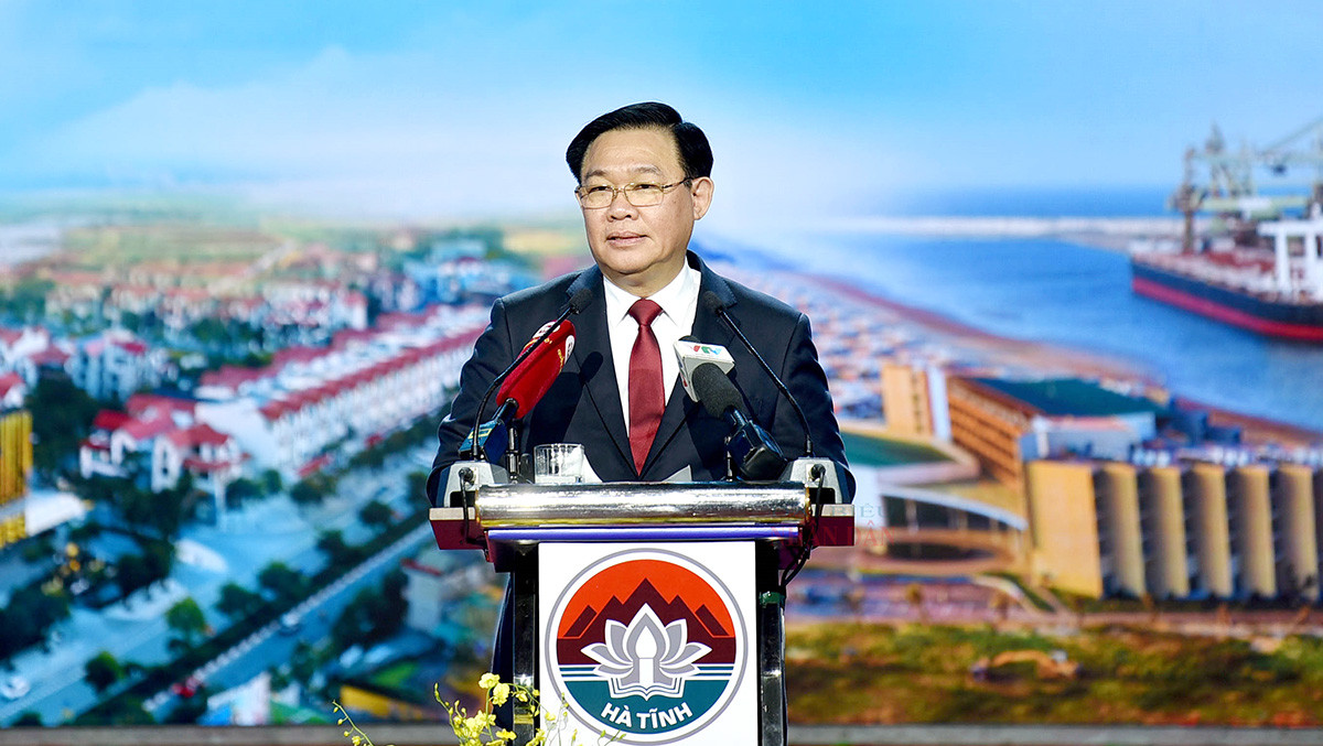 Chủ tịch Quốc hội Vương Đình Huệ: Biến thách thức thành khát vọng phát triển, sớm xây dựng Hà Tĩnh thành tỉnh khá -7