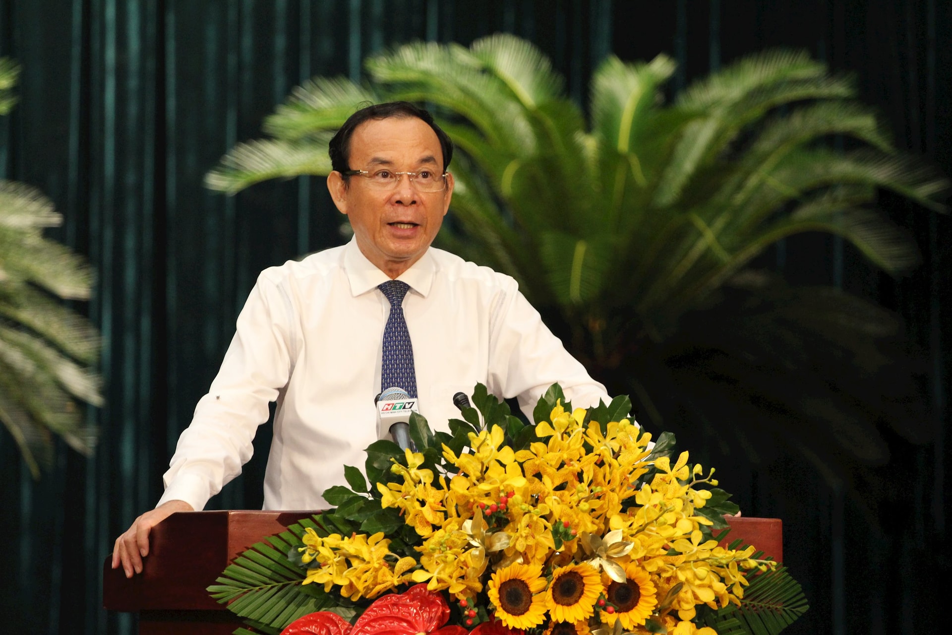 3.-ong-nguyen-van-nen-bi-thu-thanh-uy-3-.jpg