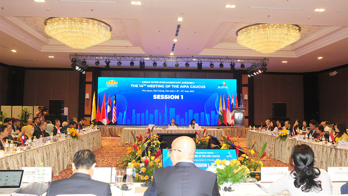 Hội nghị AIPA Caucus 14 tiến hành Phiên thảo luận thứ Nhất -1